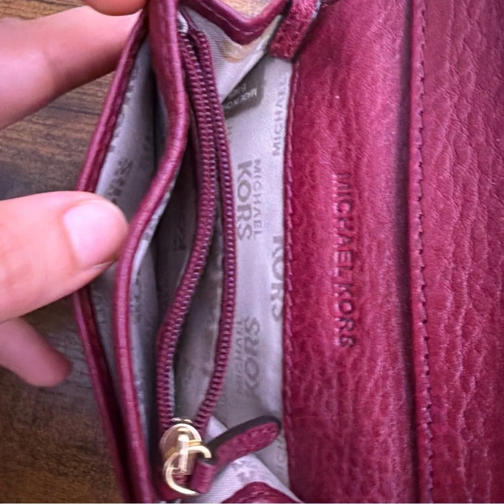 Michael Kors Womens Keychain  Wallet Small Chartreuse Leather Credit Card Id - Picture 3 of 3